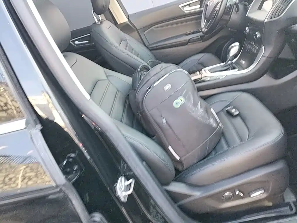 Фото 20 - Ford Edge