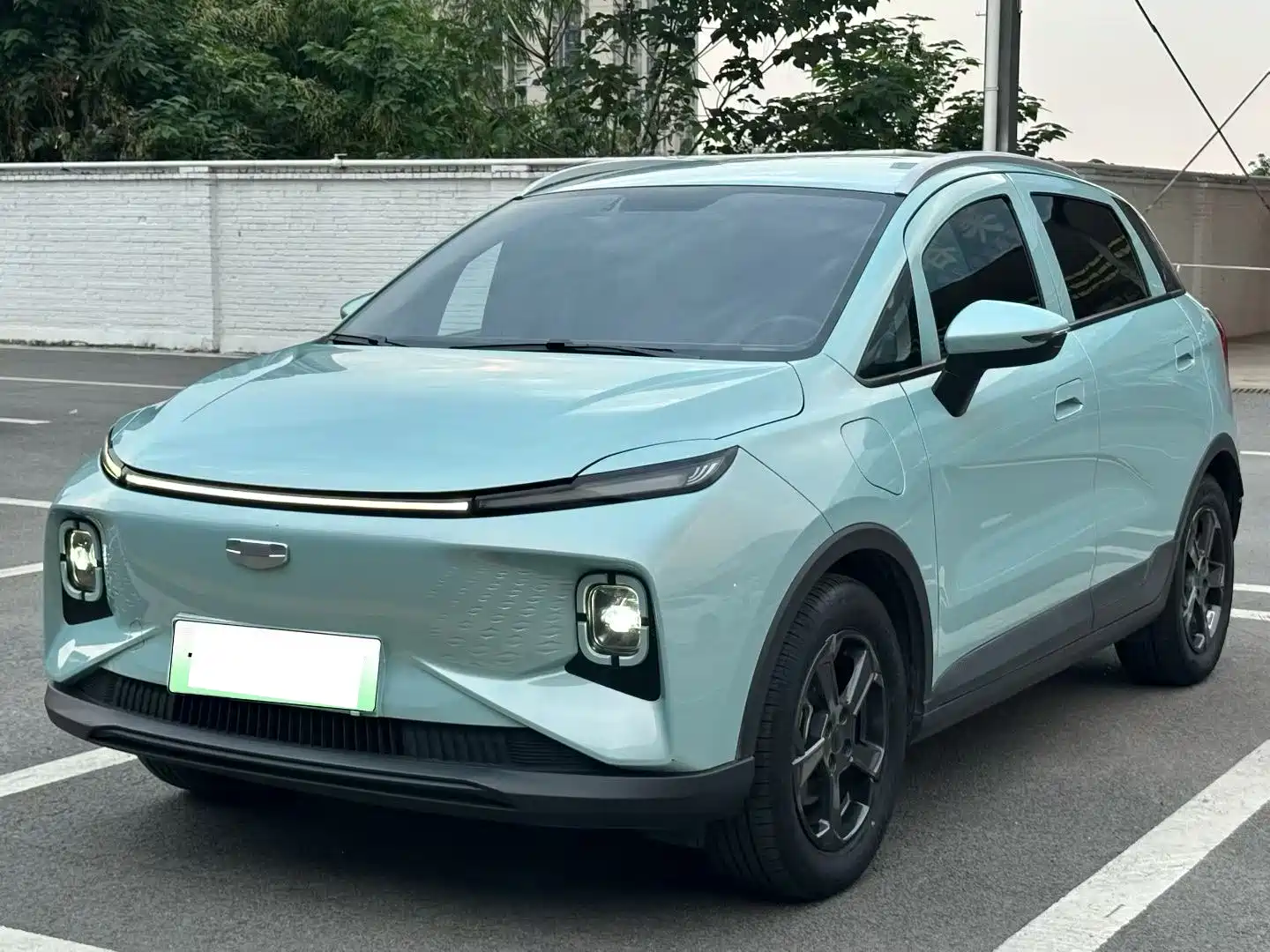 Фото 1 - Geely Geometry E Firefly