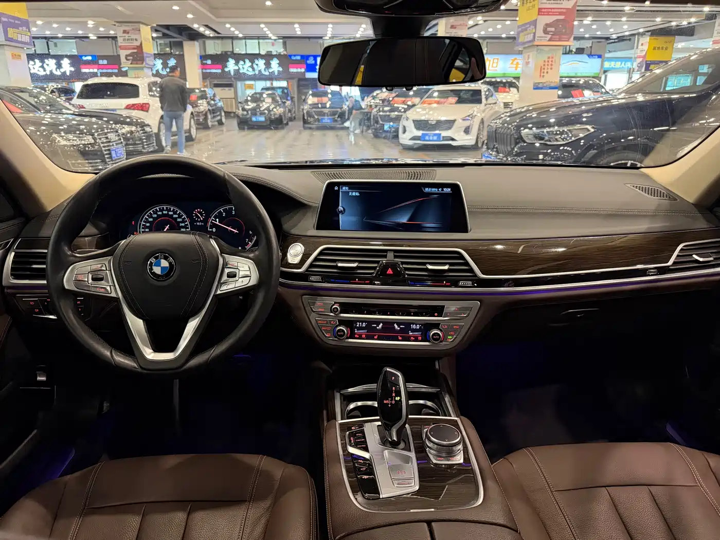 BMW 7 Series 2017 730Li Leading Edition фото 4