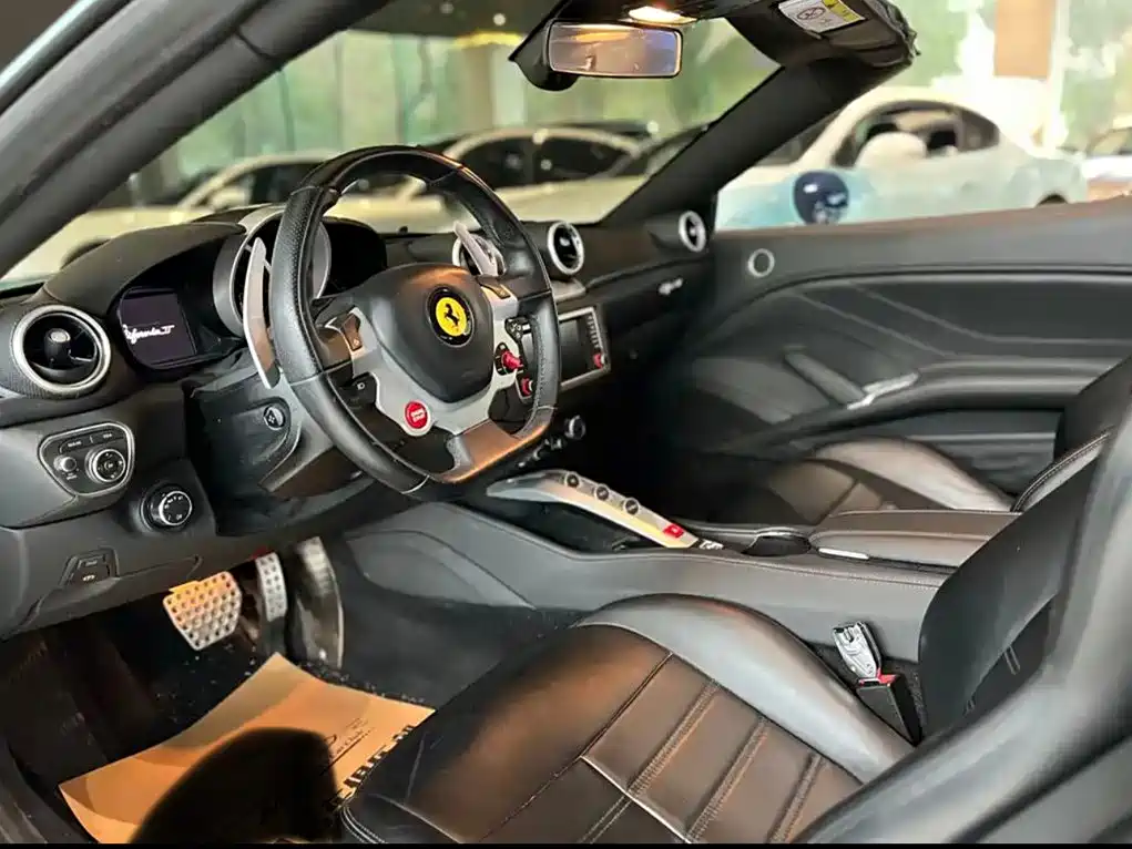 Ferrari California T 2016 2015 3.9T Standard