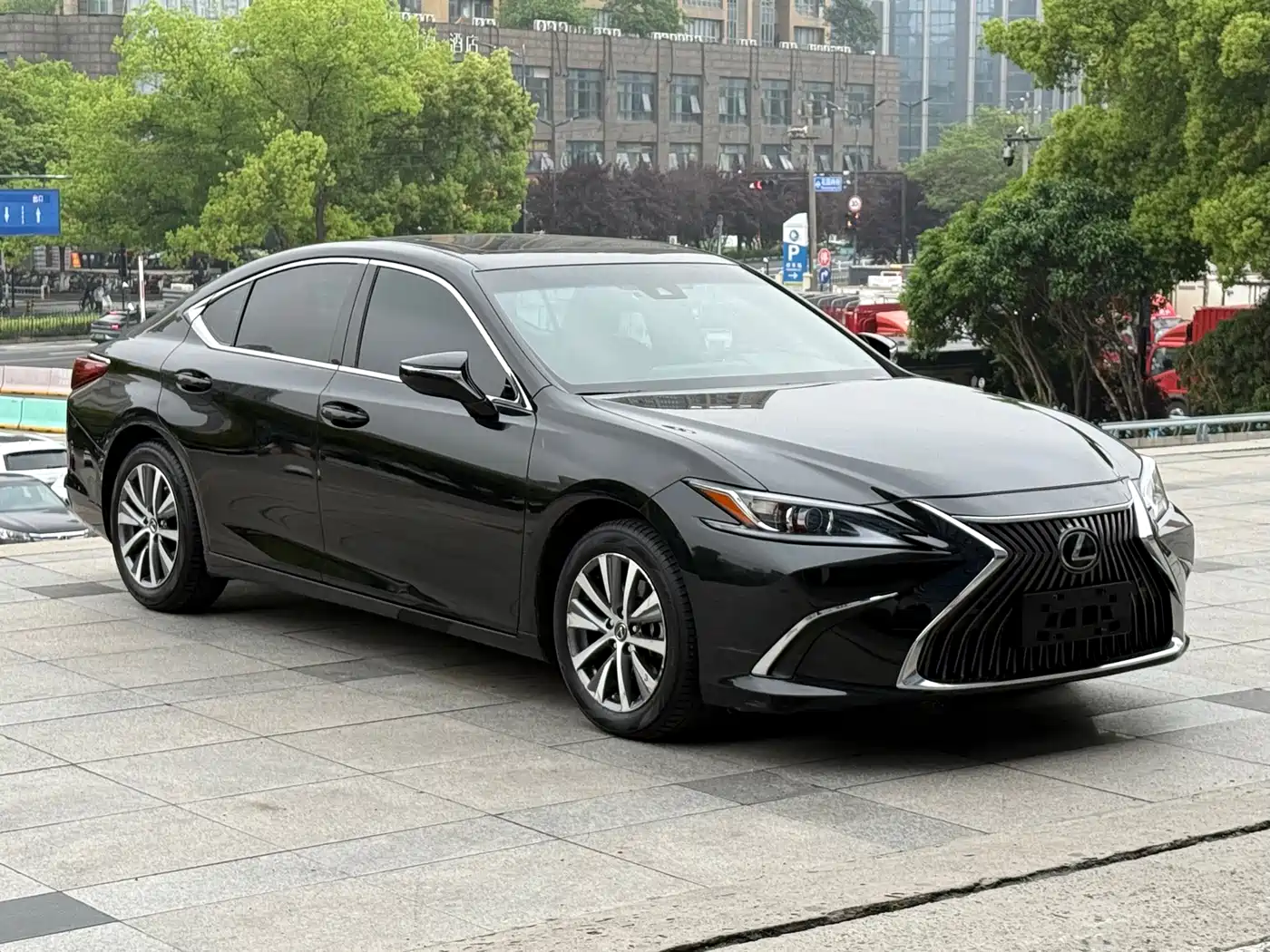Lexus ES 2018 260 Excellence Edition China V фото 3