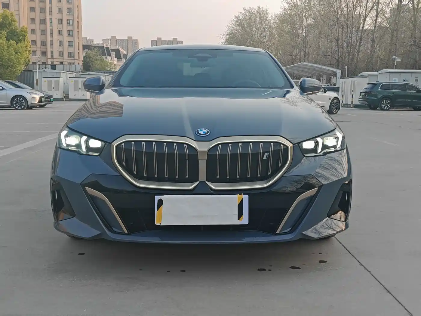 BMW I5