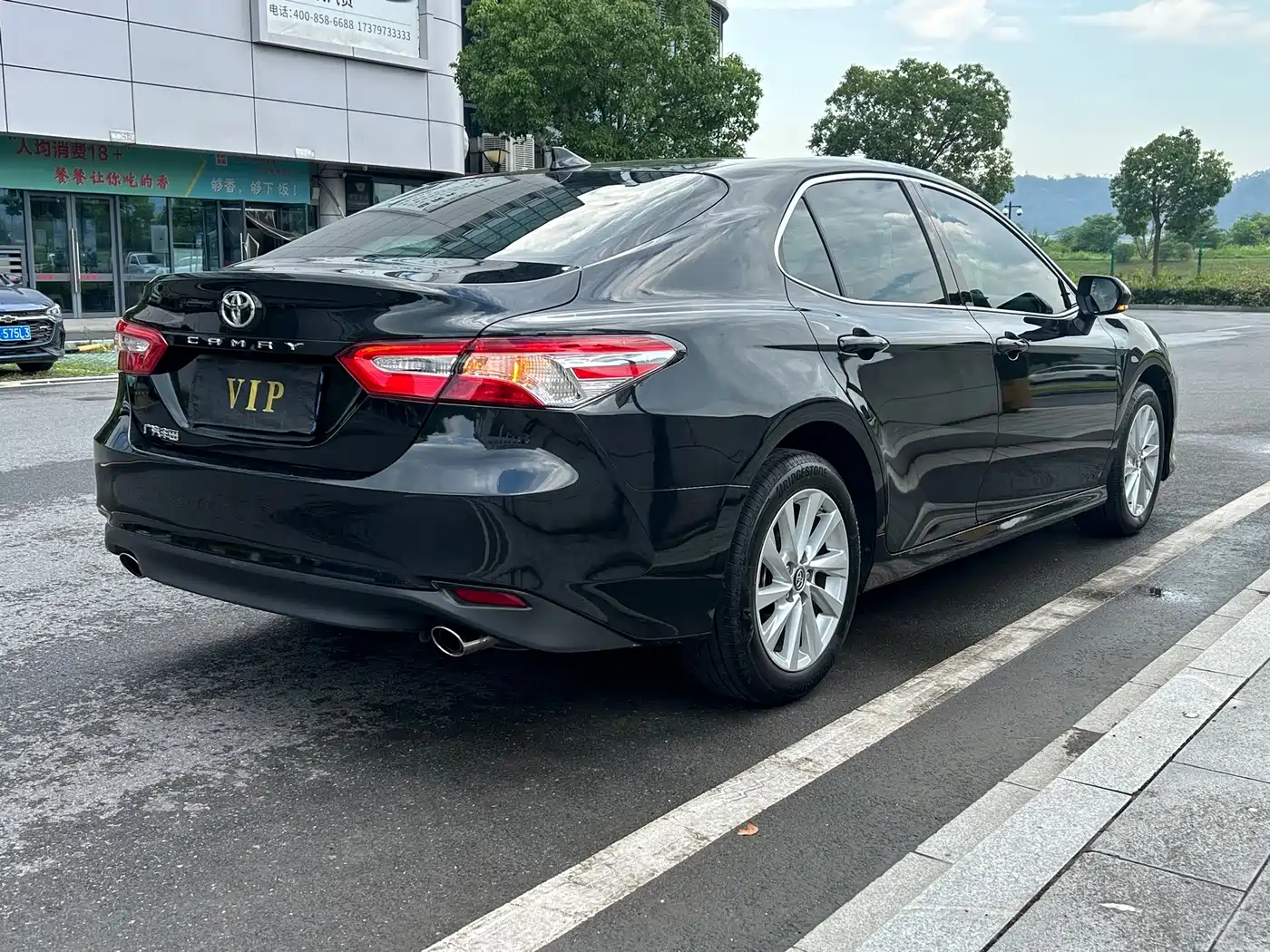 Photo 9 - Toyota Camry
