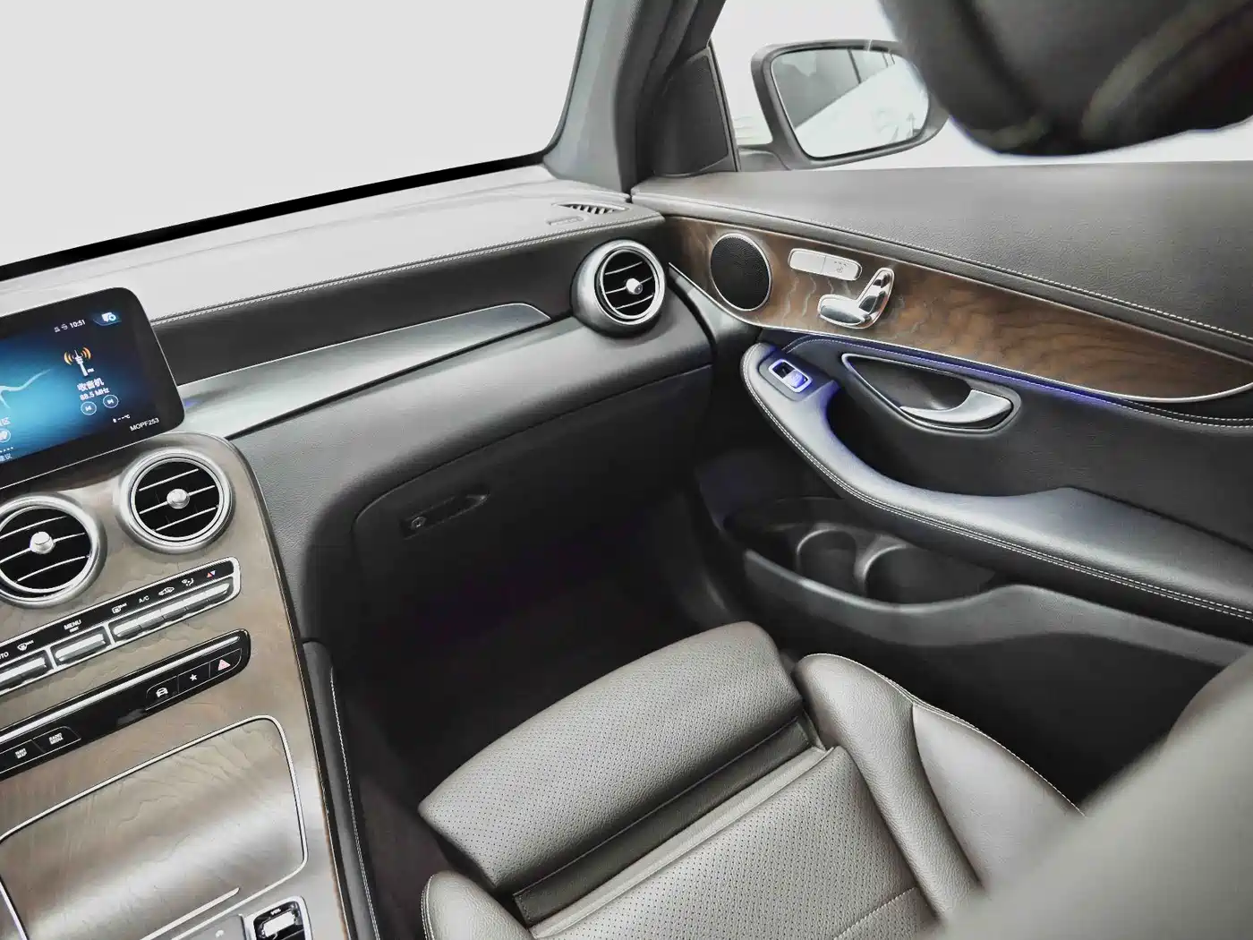 Mercedes-Benz GLC 2020 Facelift GLC 300 L 4MATIC Dynamic фото 16