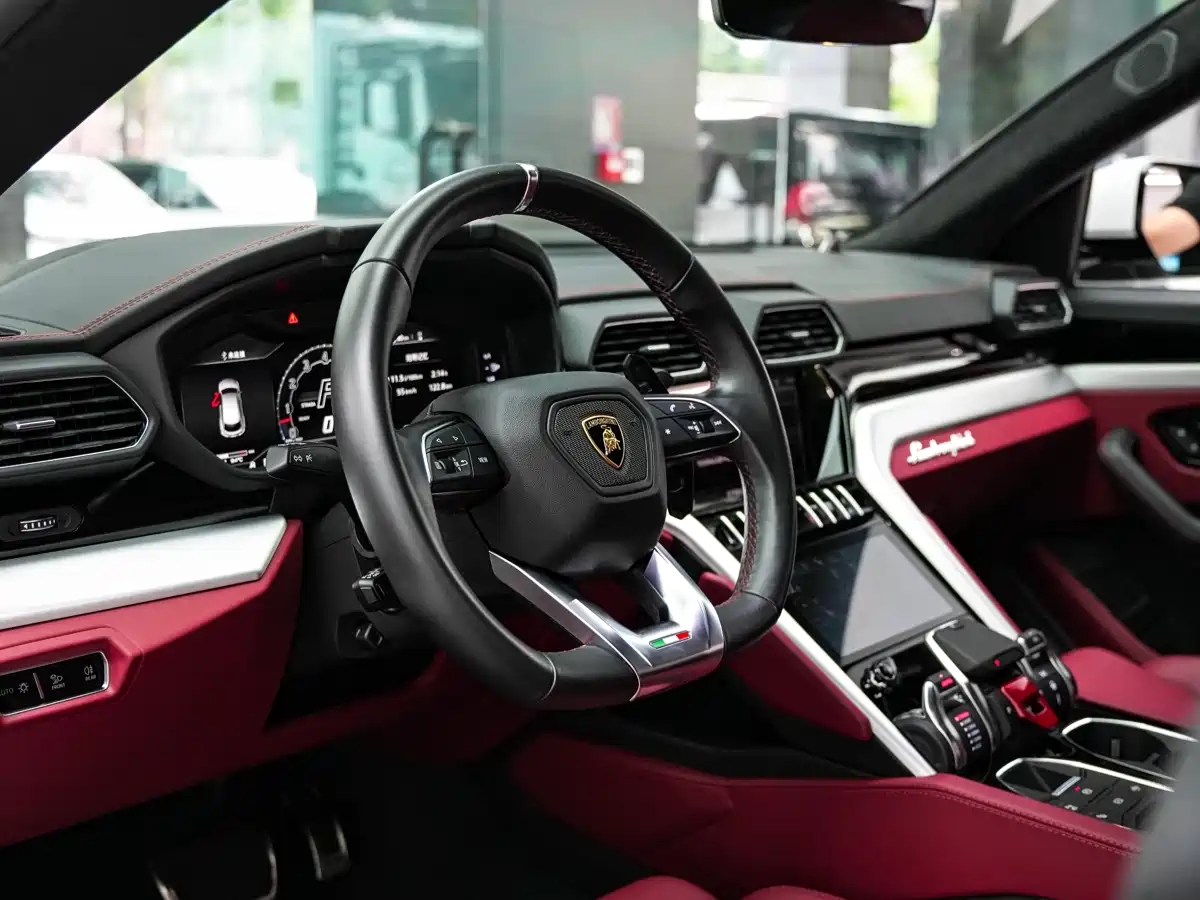 Lamborghini Urus 2023 4.0T V8 S фото 2