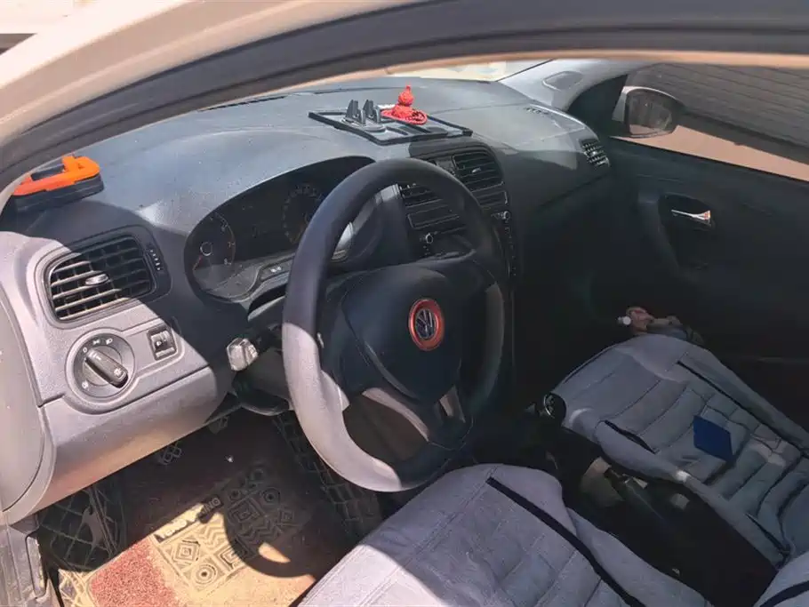 Volkswagen Polo 2016 1.4L Manual Trend фото 12