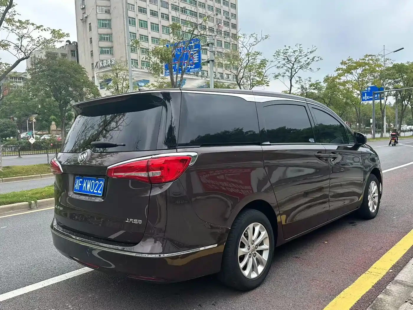 Buick GL8 2017 ES 28T Premium China V фото 9