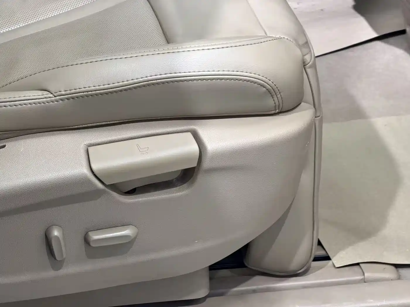 Buick GL8 2017 ES 28T Luxury China V фото 9