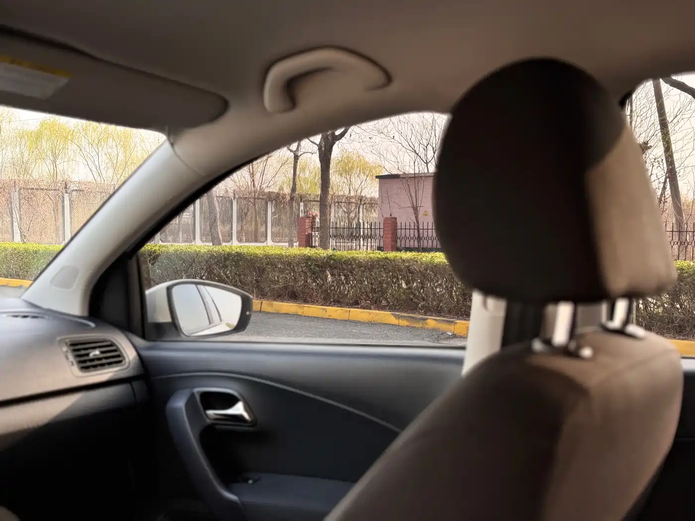 Volkswagen Polo 2014 1.4L Manual Trend Edition фото 11