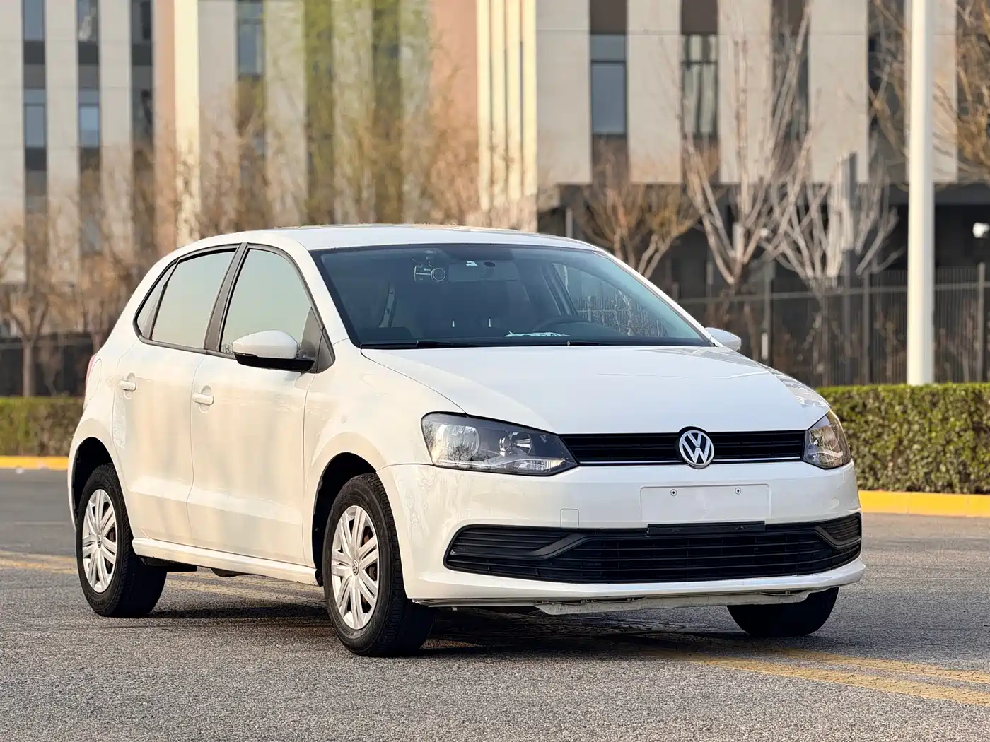 Volkswagen Polo 2014 1.4L Manual Trend Edition фото 3