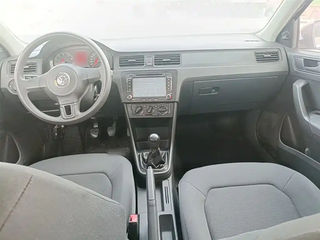 Volkswagen Santana 2015 1.4L Manual Trend Edition фото 10