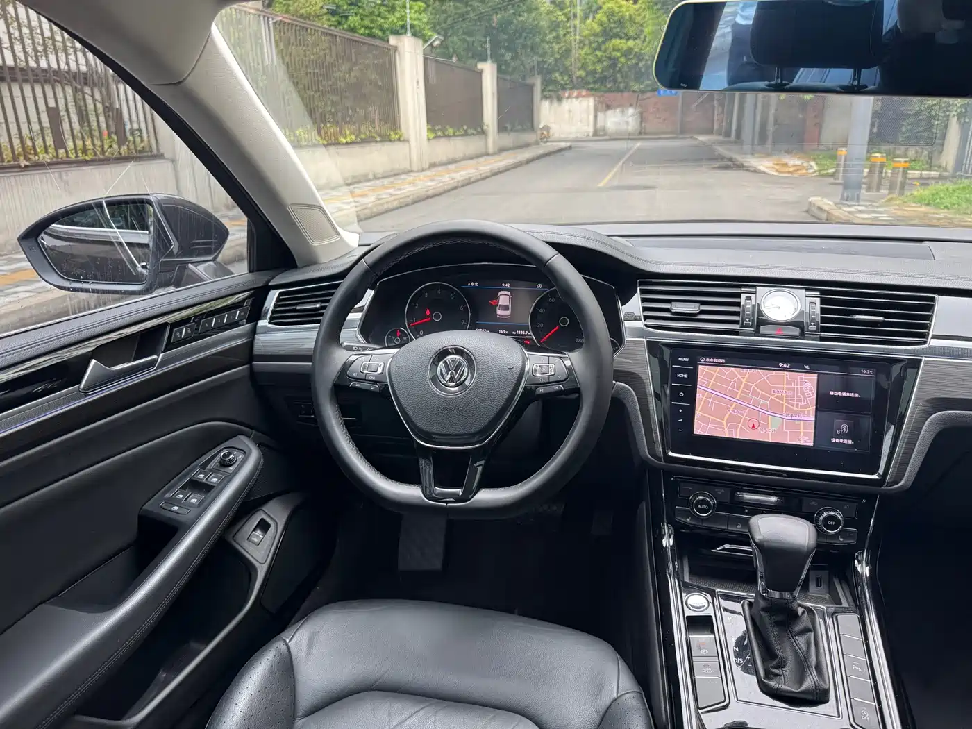 Volkswagen Phideon 2018 Facelift 380TSI FWD Business фото 19