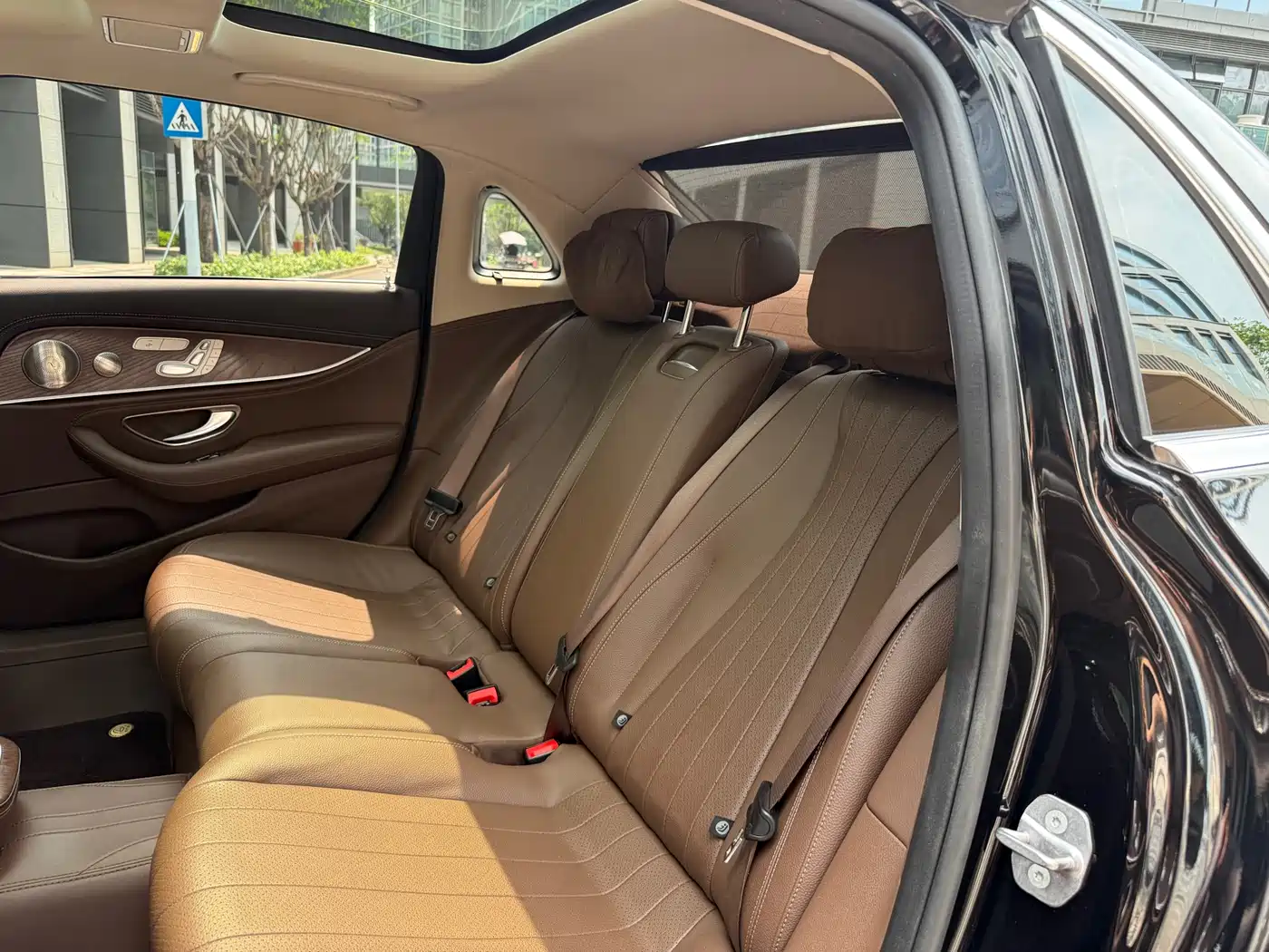 Mercedes-Benz E-Class 2022 Second Facelift E 300 L Luxury фото 15