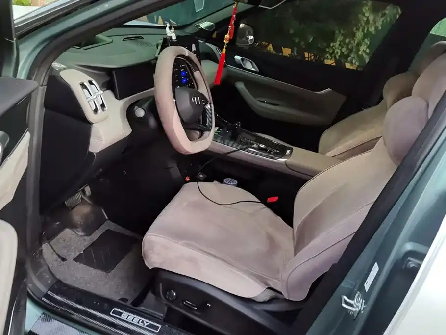 Geely Atlas L 2025 2025 4th Gen 1.5TD DCT Splendor