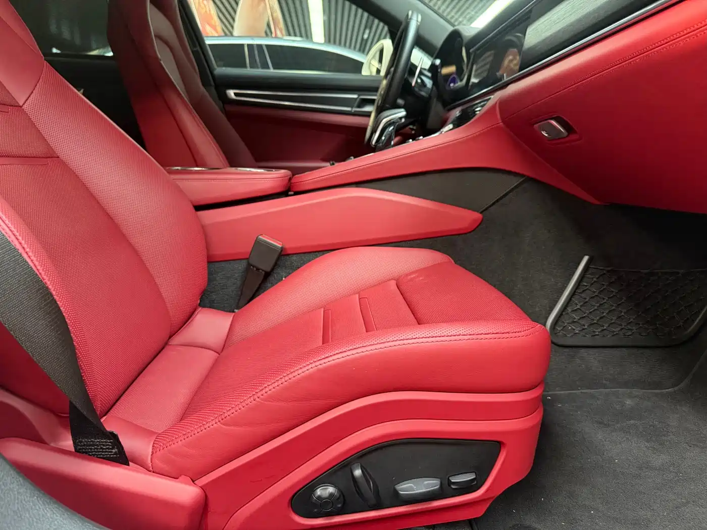 Фото 21 - Porsche Panamera