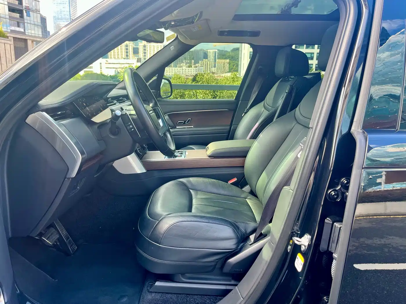Land Rover Range Rover 2023 3.0 L6 400PS Genesis Extended Version фото 7