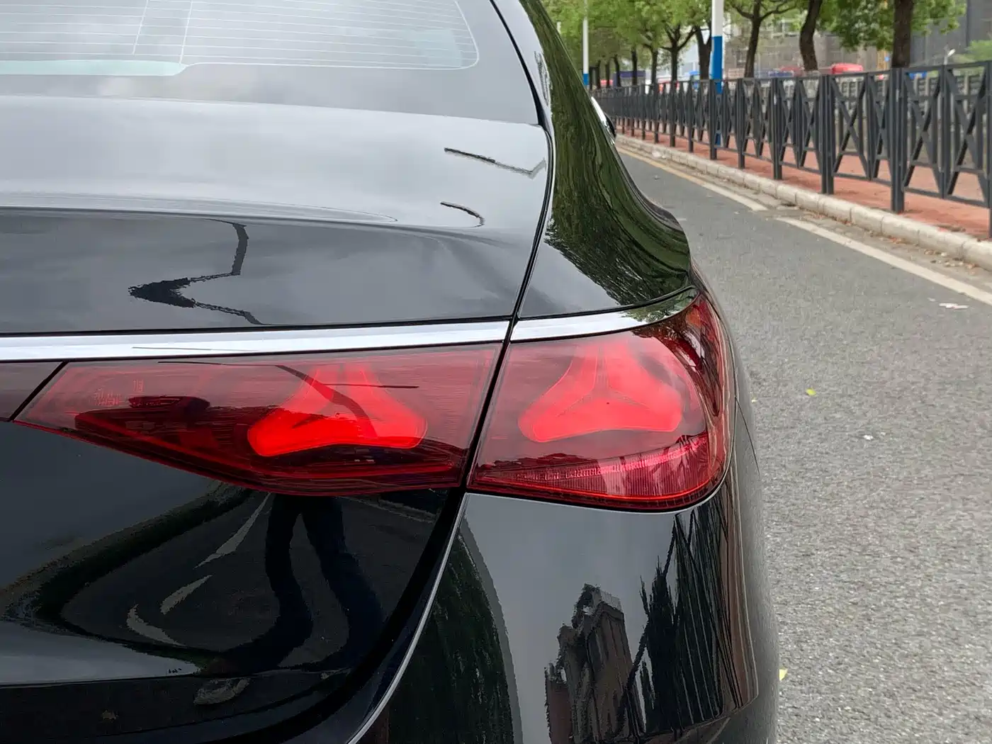 Mercedes-Benz E-Class 2024 Model E 300 L Luxury фото 12