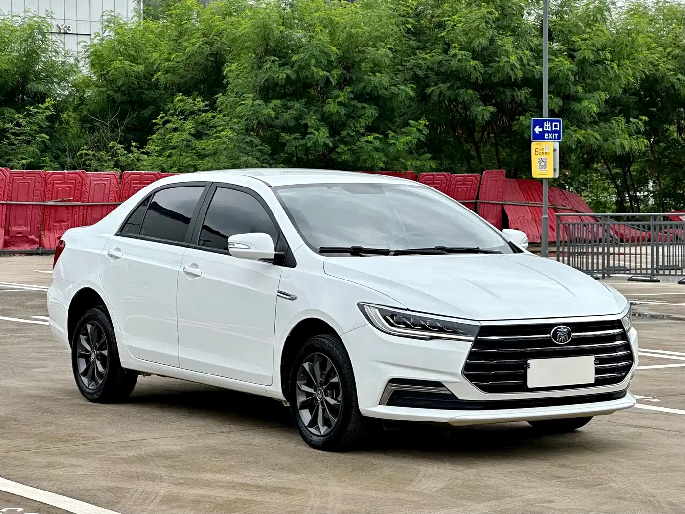 BYD Qin 2020 2019 1.5L Automatic Luxury Edition