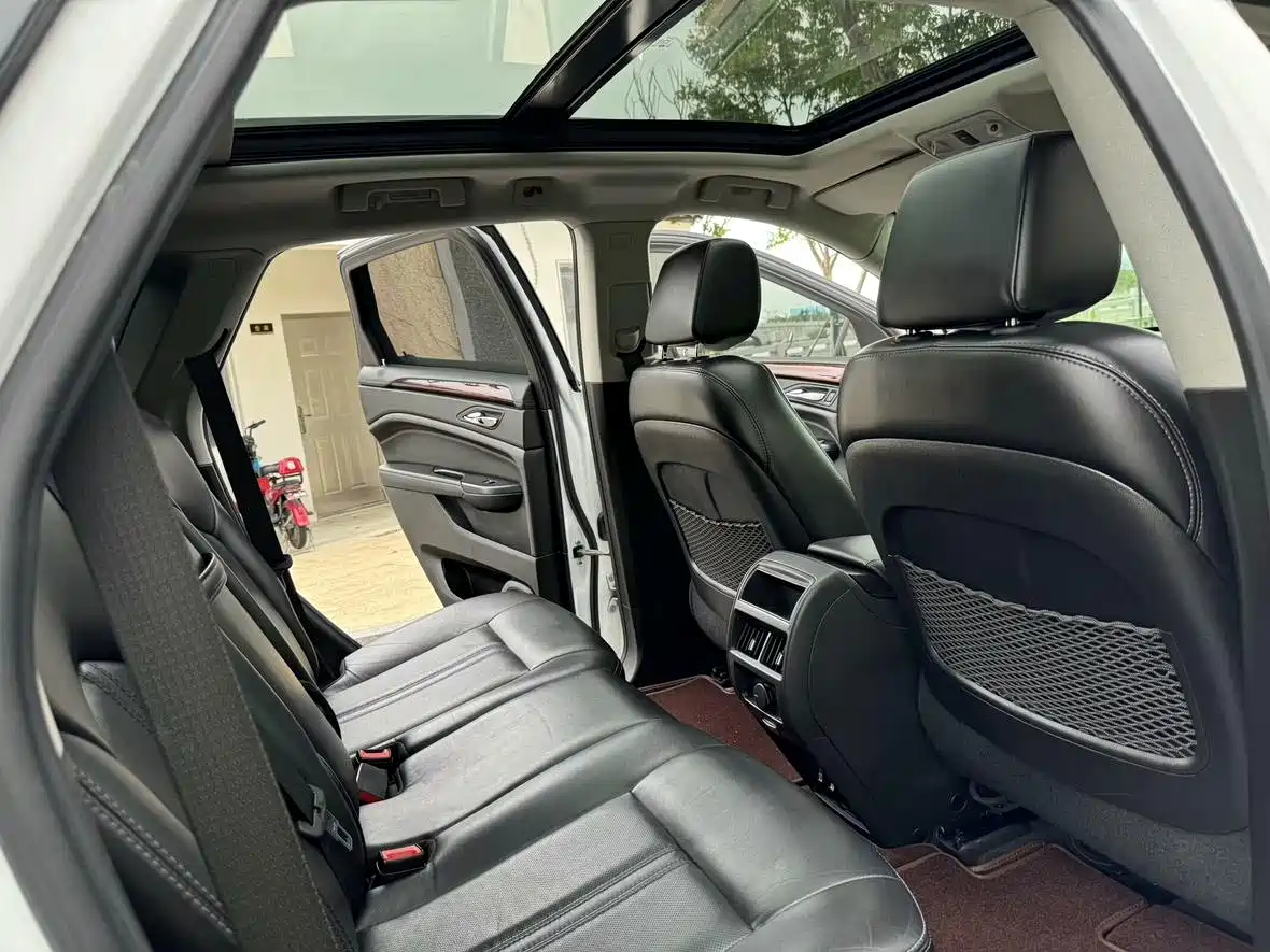 Cadillac SRX 2013 3.0L Leading фото 10