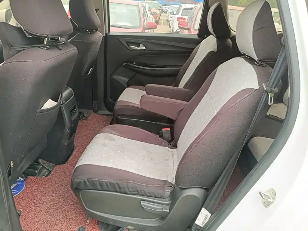 Baojun 730 2020 2019 1.5L Manual Fashion Edition 7-Seater China VI