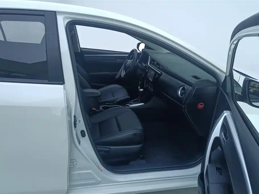 Toyota Levin 2017 Facelift 185T CVT Elite (China V) фото 8