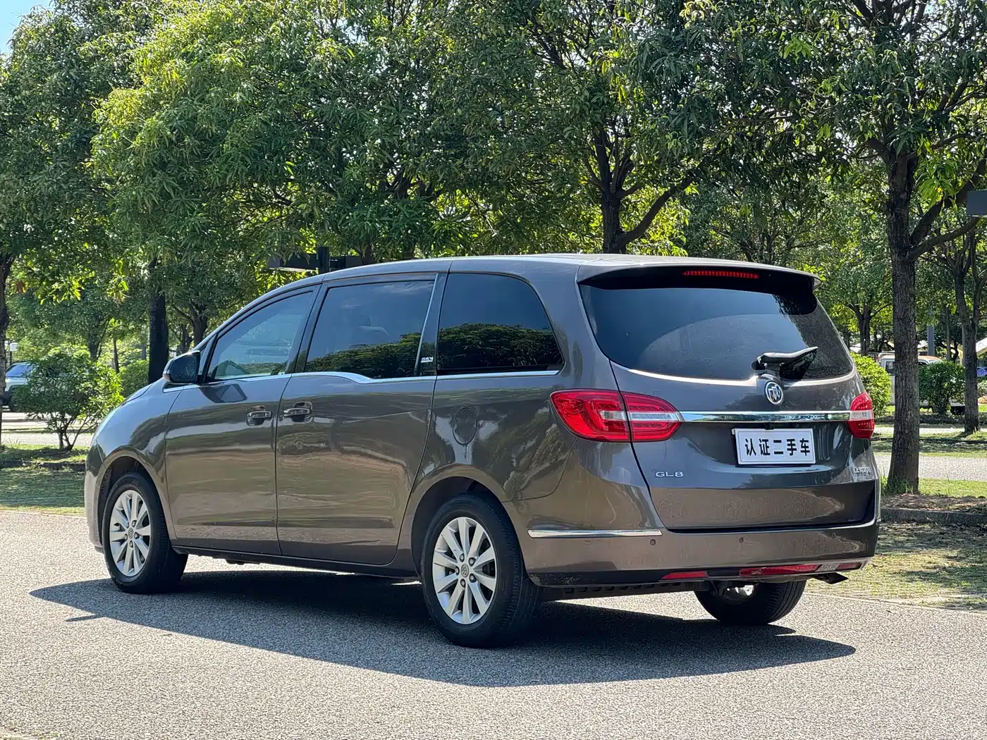 Buick GL8 2014 2.4L CT Luxury Business Comfort фото 5