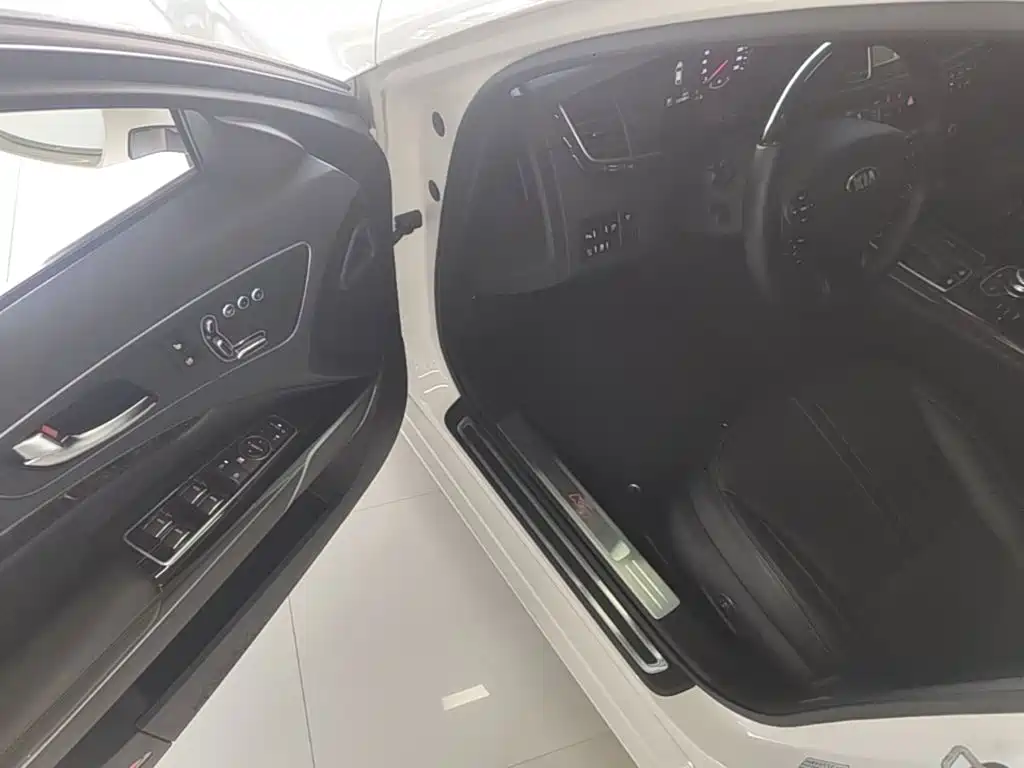 Kia K9 2017 2015 Model 3.8L Luxury Edition
