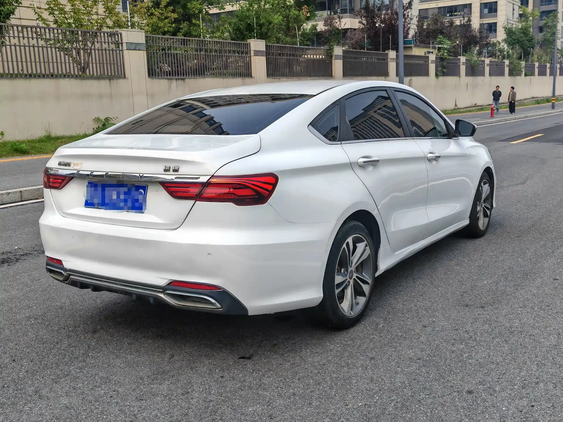 Фото 4 - Geely Binrui