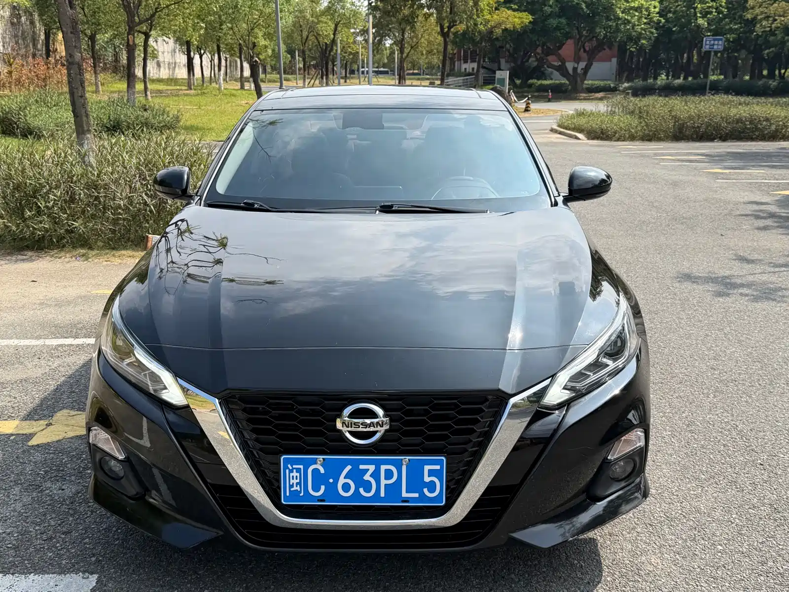 Photo 1 - Nissan Teana