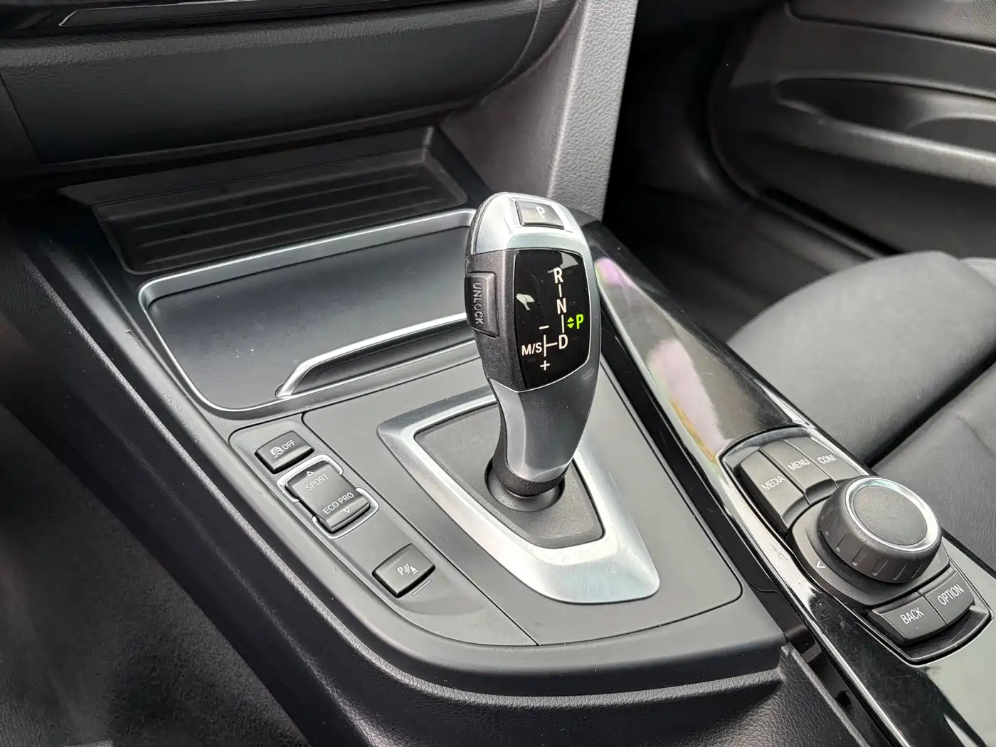 BMW 3 Series GT 2018 320i Fashion фото 15