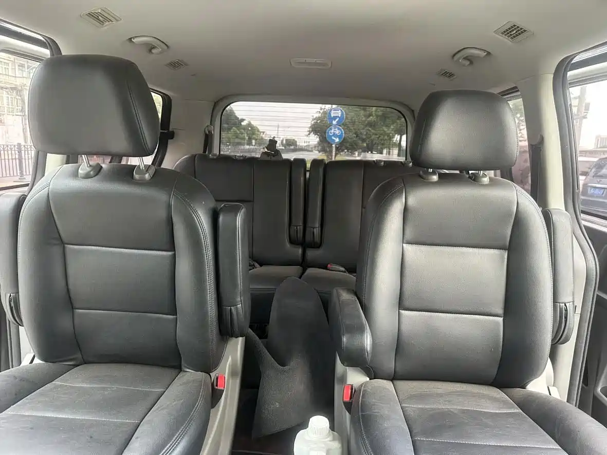 Dongfeng Fengxing Fengxing CM7 2015 2014 2.4L Manual Business Edition