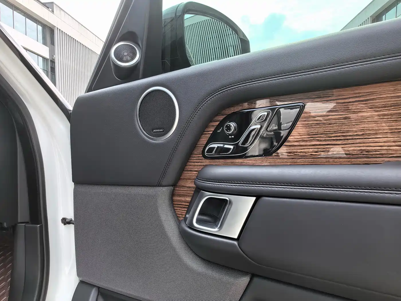 Land Rover Range Rover 2019 3.0 SCV6 Heritage Edition фото 13