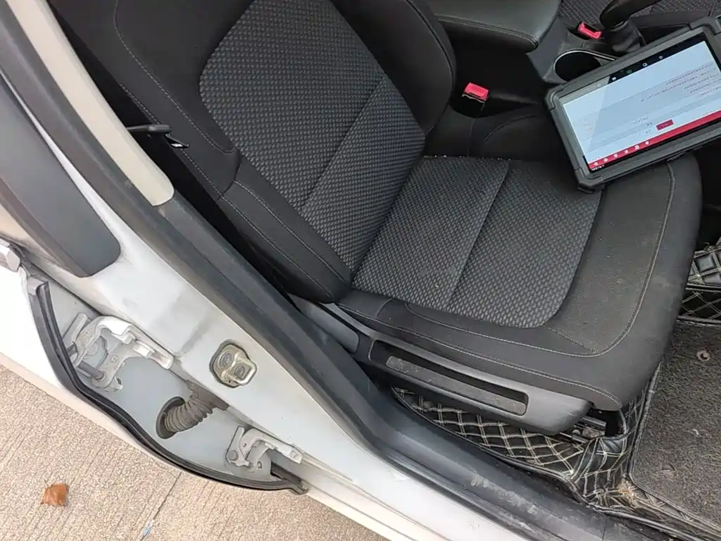 Фото 25 - Citroën C4 C-Quatre