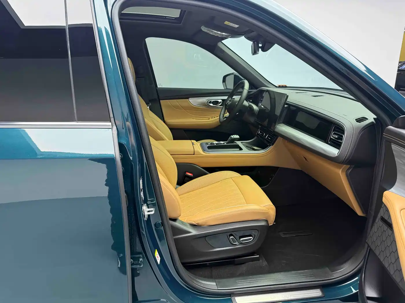 GAC Trumpchi Trumpchi GS8 2025 Pilot Series 2.0TGDI 2WD Luxury Edition 5-seater фото 20