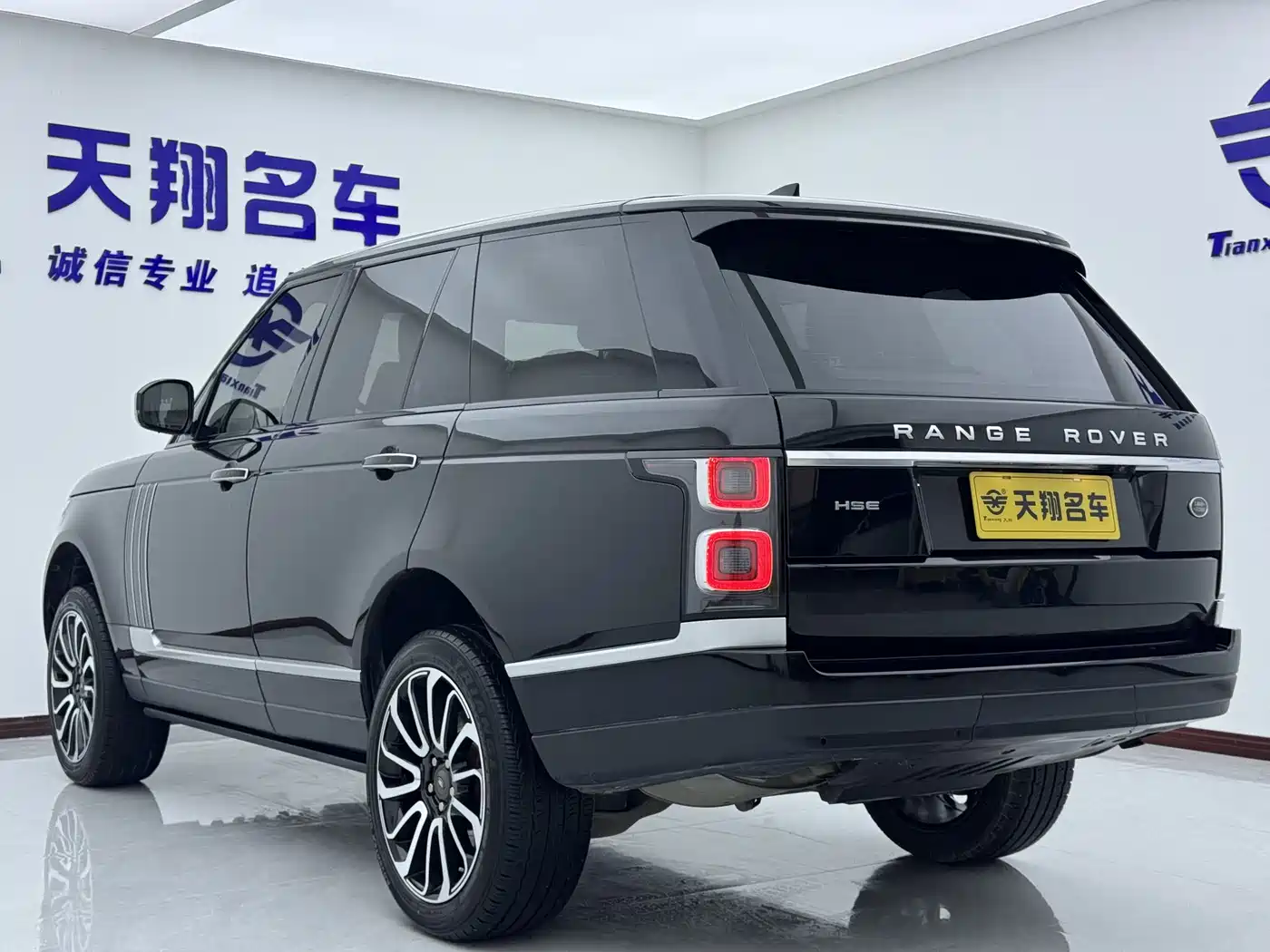 Land Rover Range Rover 2017 3.0 SC V6 Golden Age Edition фото 4