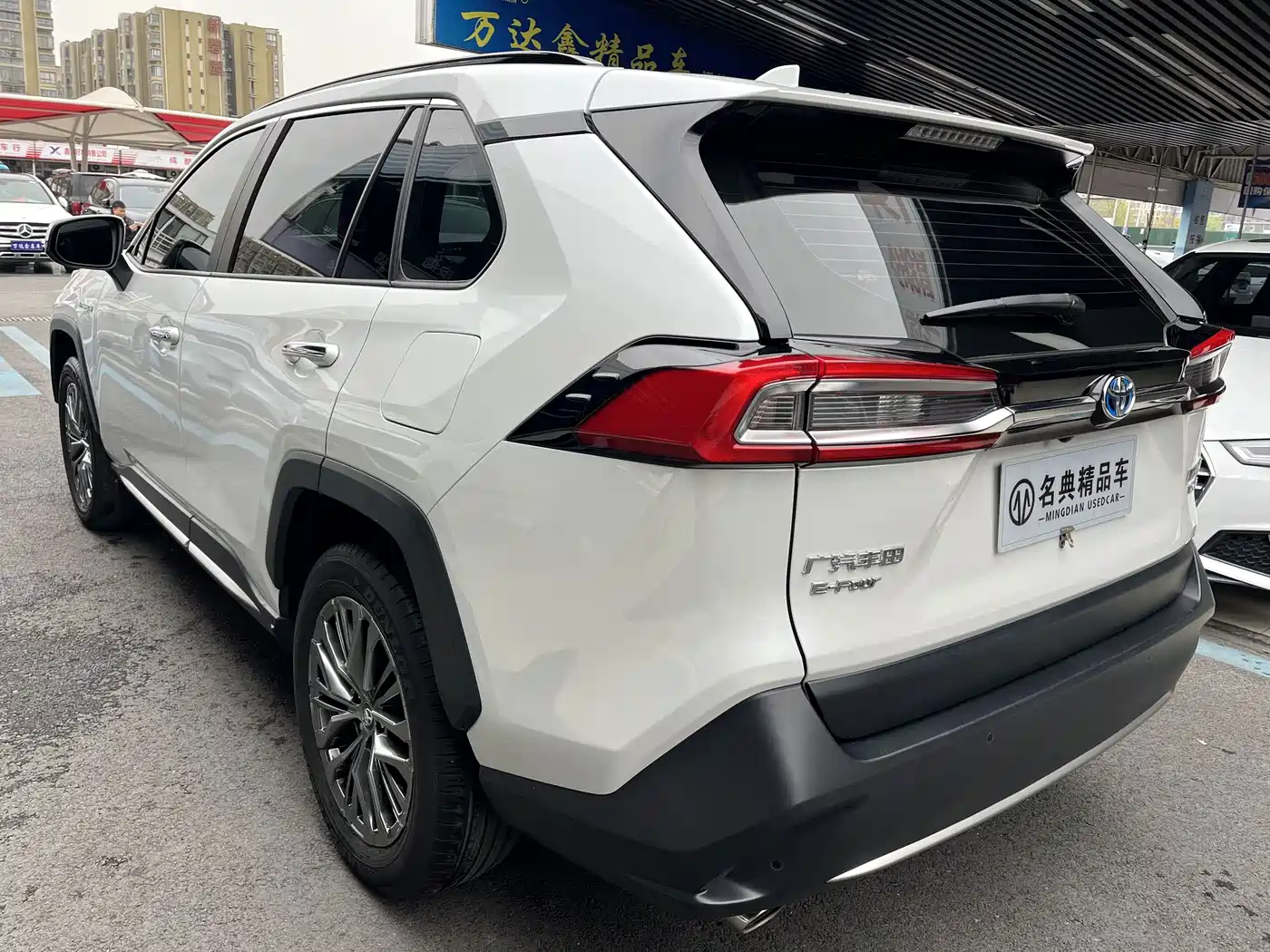 Toyota Wildlander 2026 2023 Hybrid 2.5L E-CVT AWD Premium Edition