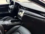 Photo 13 - Maserati Quattroporte