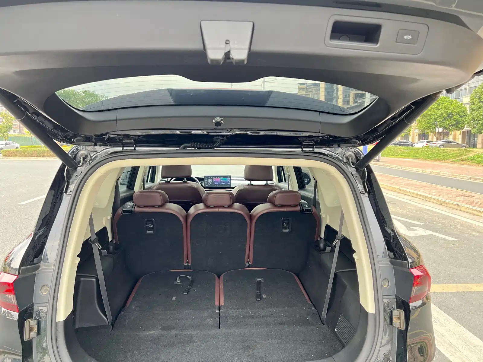 Фото 17 - Geely Okavango