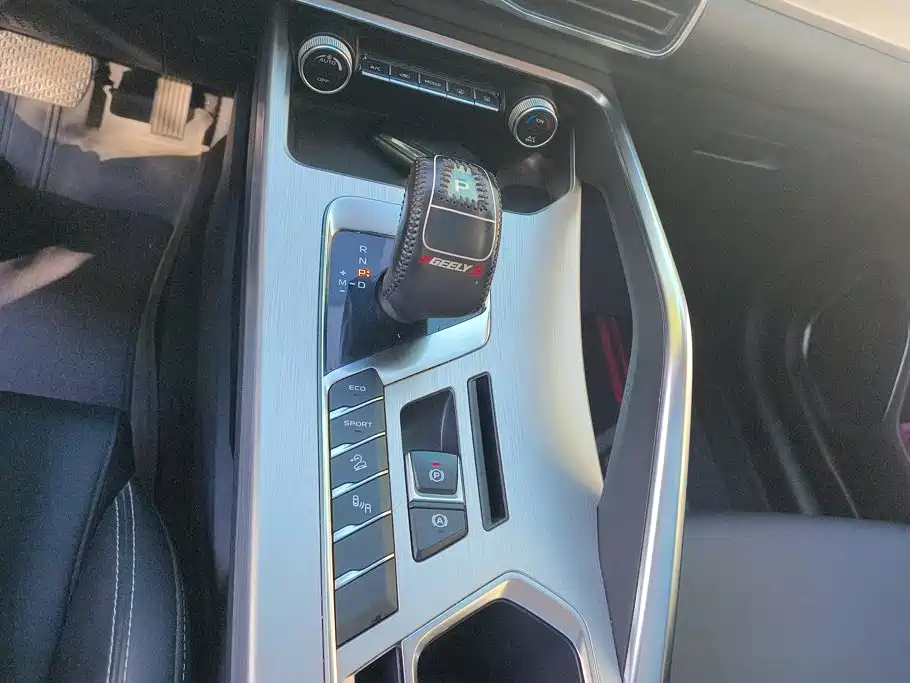 Geely Coolray 2019 2019 260T DCT Knight China VI