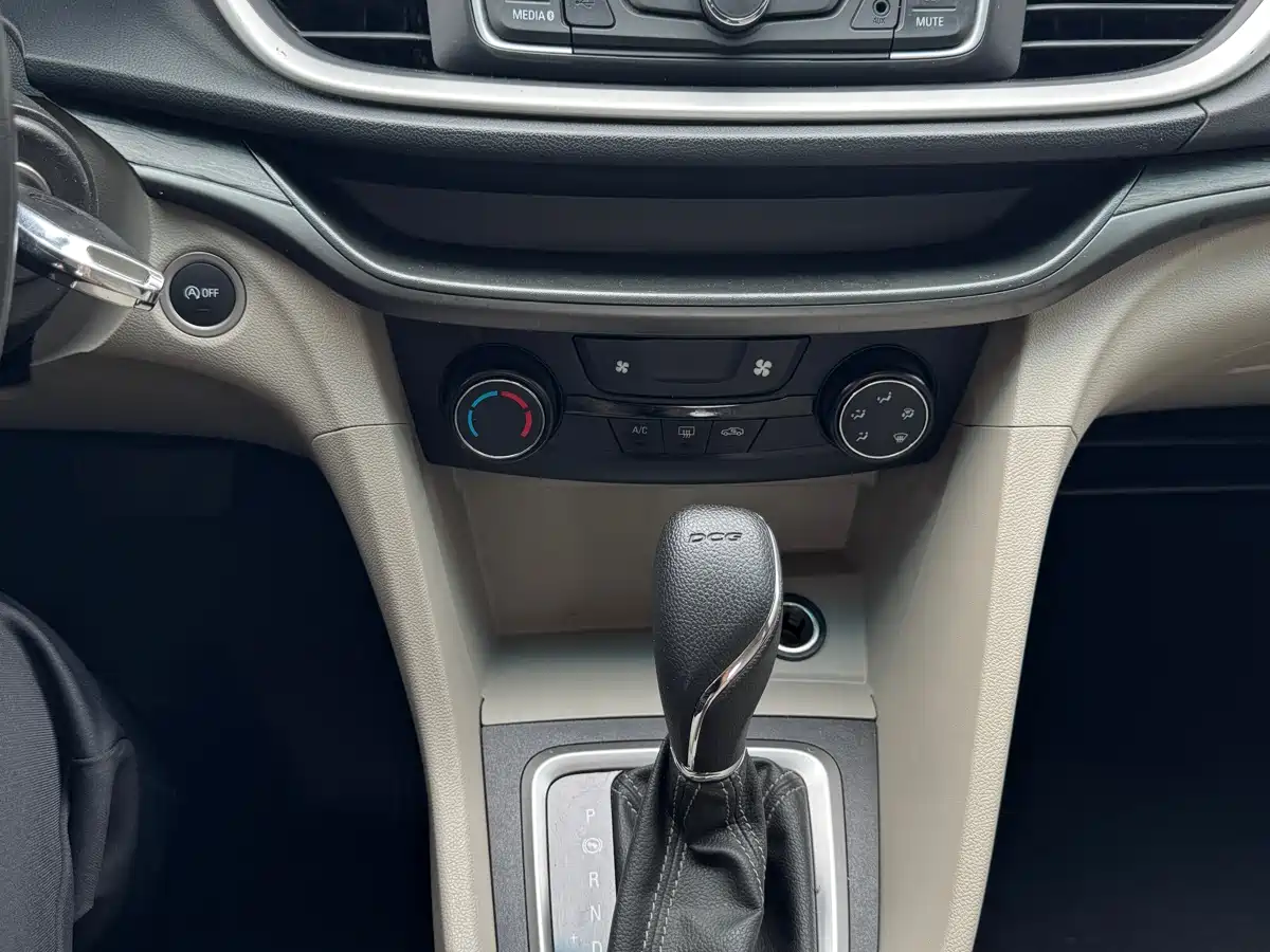 Buick Excelle 2019 15T DCT Progressive Type China VI фото 9