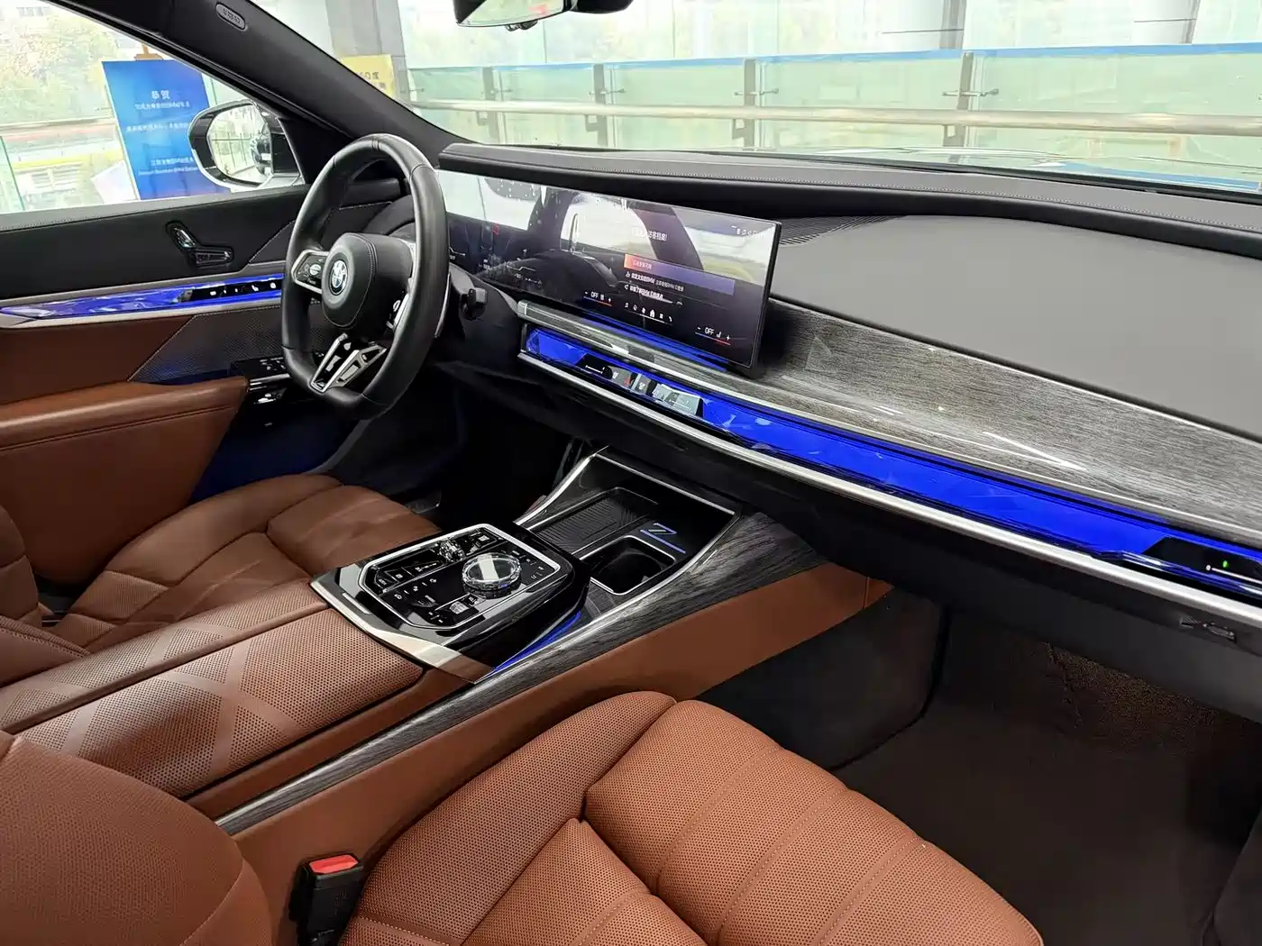 BMW 7 Series 2023 740Li Exclusive M Sport Package фото 18