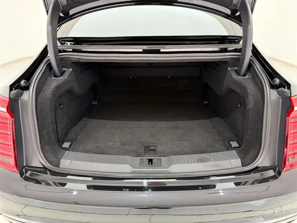 Hongqi H9 2020 2.0T Smart Connection Qi Xiang Edition фото 14