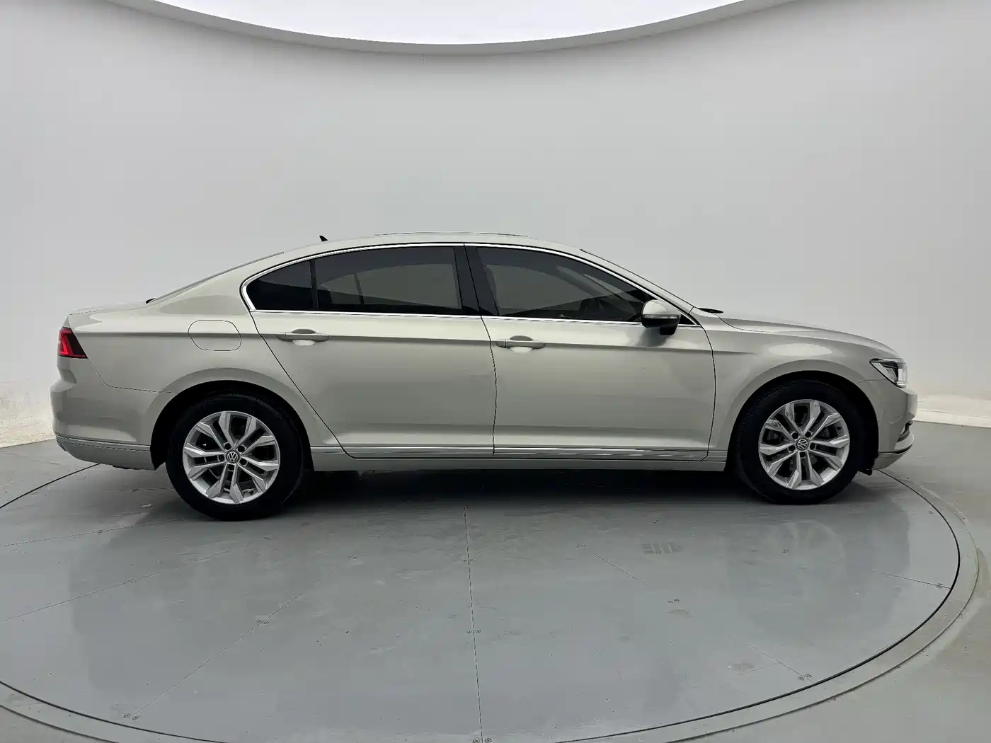 Volkswagen Magotan 2019 380TSI DSG Luxury China V фото 4