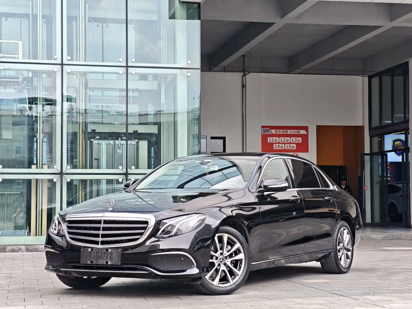Mercedes-Benz E-Class 2018 E 200 L фото 2