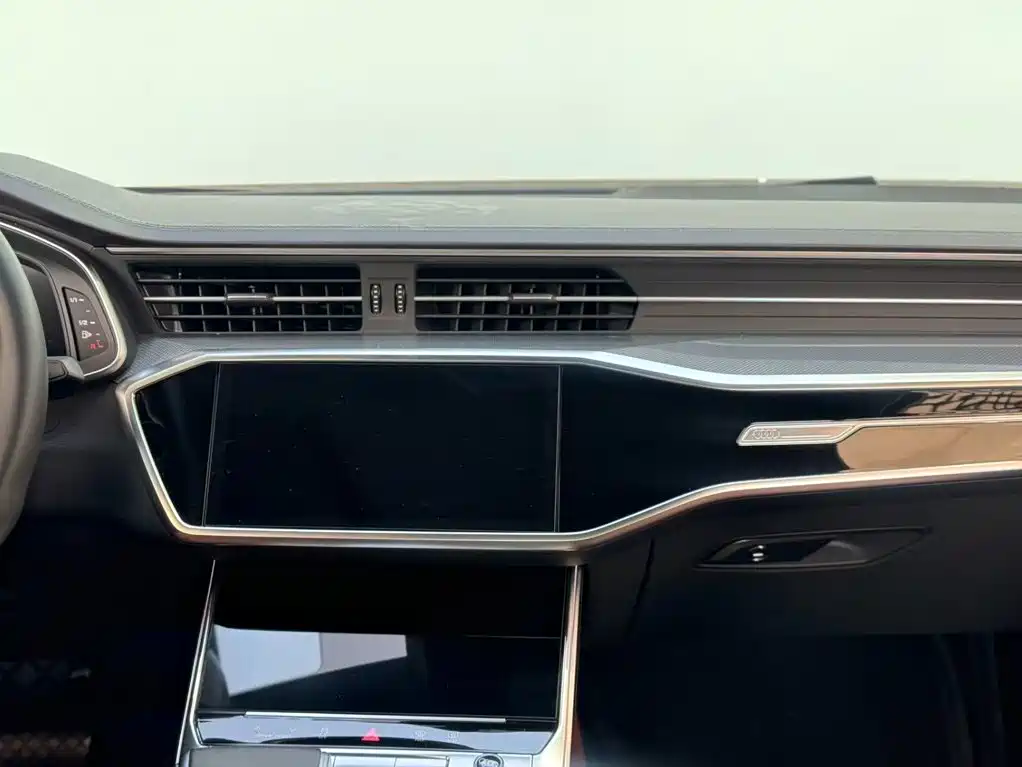Photo 10 - Audi A6L