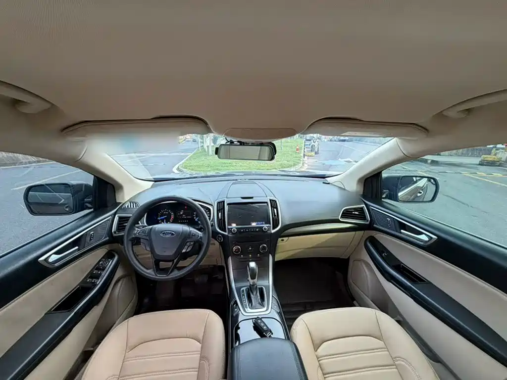 Фото 20 - Ford Edge