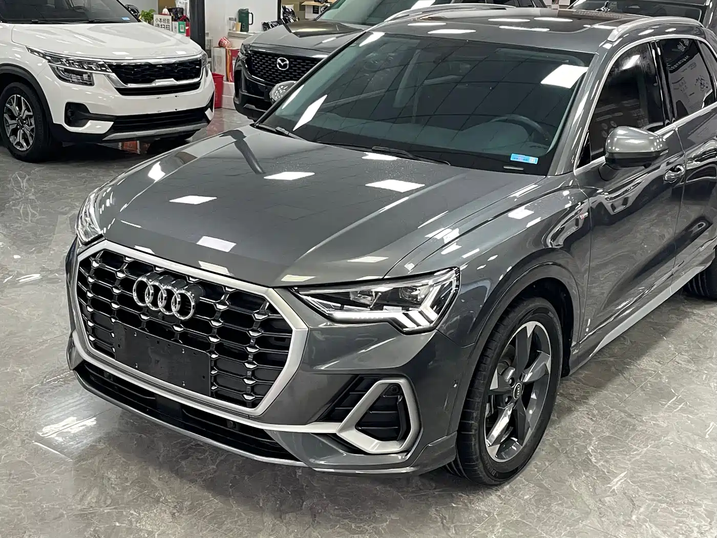 AUDI Q3