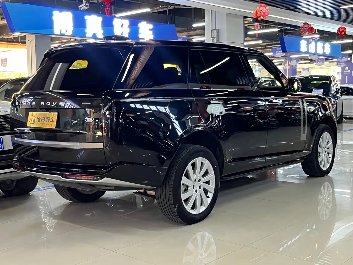 Land Rover Range Rover 2026 2025 3.0 L6 400PS Flourishing Era Extended Wheelbase