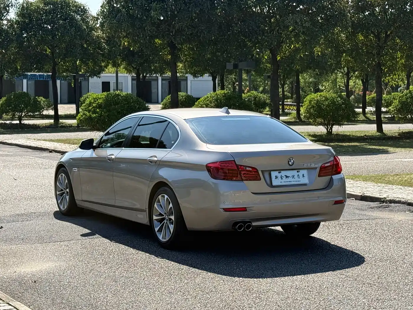 BMW 5 Series 2017 525Li Leading Edition фото 7