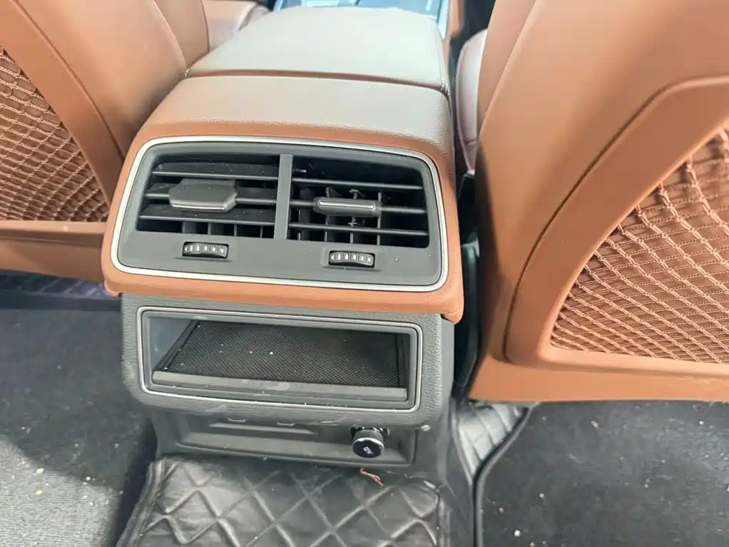 Photo 11 - Audi A6L